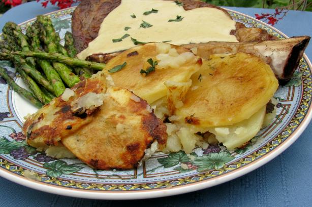 Pommes De Terre a L'etouffee (Pan Fried Potatoes). Photo by lazyme