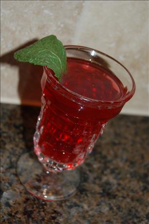 Children's Raspberry 'mojito' (Nonalcoholic). Photo by Juenessa