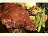 New York Steaks in Green Peppercorn Sauce