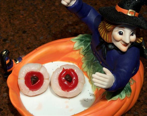 Googly Eyes - R You Looking at Me?. Photo by Rita~