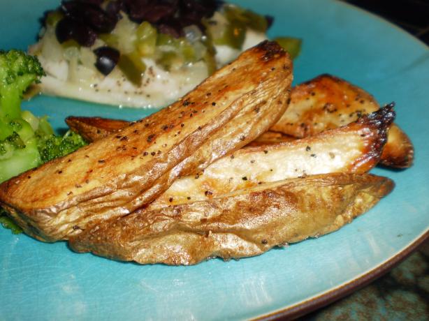 Easy Low Fat Oven Roasted Peppered Potato Wedges. Photo by breezermom