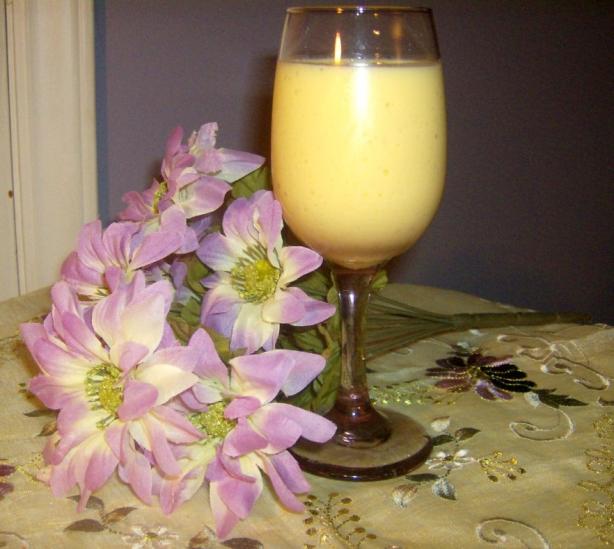 Dessert Mango Smoothie. Photo by Nasseh