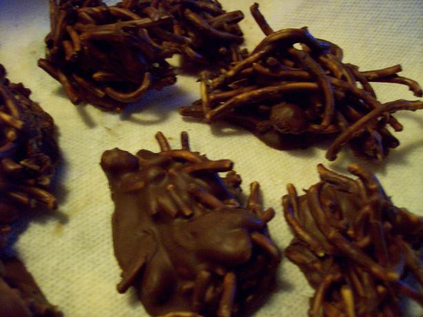 Peanut Butter Chocolate Clusters. Photo by Marlitt