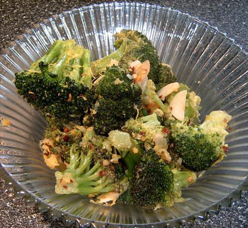 Broccoli With Garlic and White Wine. Photo by Mikekey