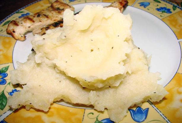 V's Do-Ahead Slow Cooker Mashed Potatoes. Photo by Boomette