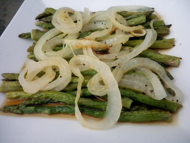 Roasted Asparagus With Onions. Photo by *Parsley*