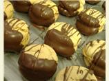 Chocolate Dipped Peanut Butter Sandwich Cookies. Photo by Karamia