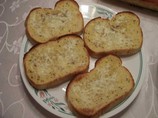 Toasted Garlic-Mozzarella Bread Slices