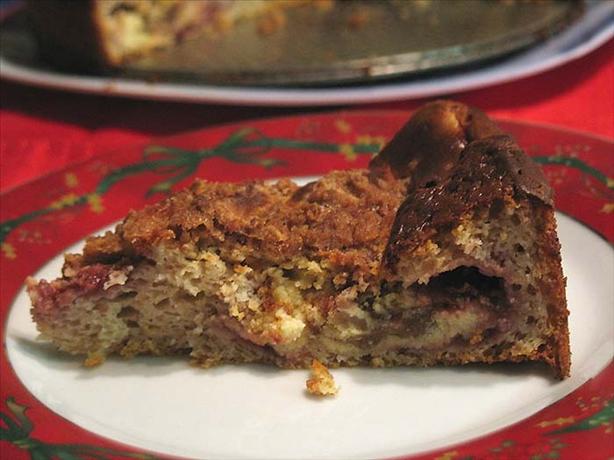 Cream Cheese-Filled Coffee Cake (Light). Photo by Redsie