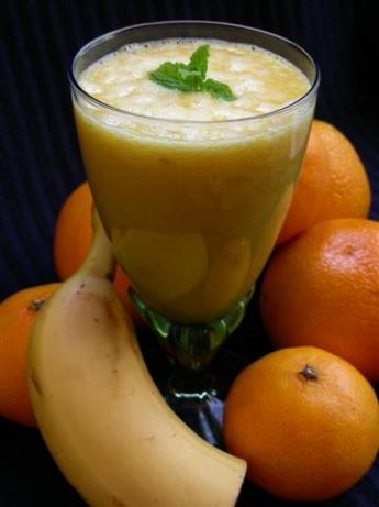 Banana Orange Smoothie. Photo by kiwidutch