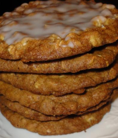 Iced Oatmeal Cookies. Photo by hollypopper