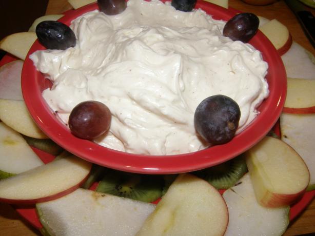 Eggnog Cream Cheese Dip W/Fresh Fruit Wreath. Photo by mydesigirl