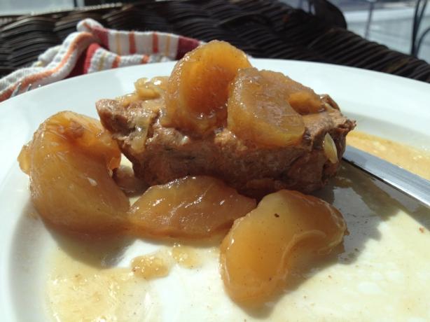 Crock Pot Pork Loin Chops With Apples. Photo by LJeffTheChef