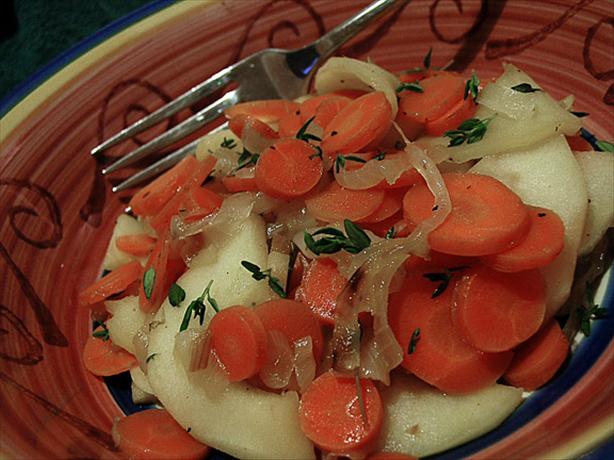 Caramelized Onions With Apples and Carrots. Photo by justcallmetoni