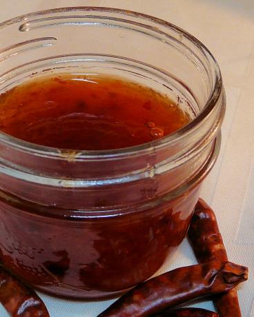 Linda's Thai  Sweet Chili  Sauce for Dipping (Egg Rolls, Sushi). Photo by PaulaG