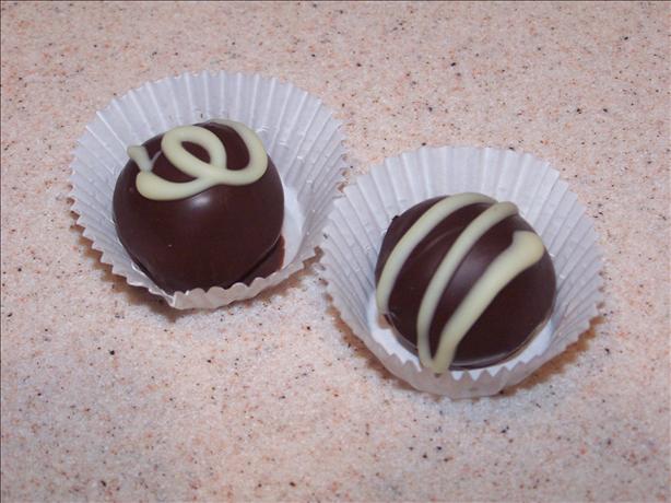 Almond Oreo Truffles Balls (And Other Flavors). Photo by Cooks4_6