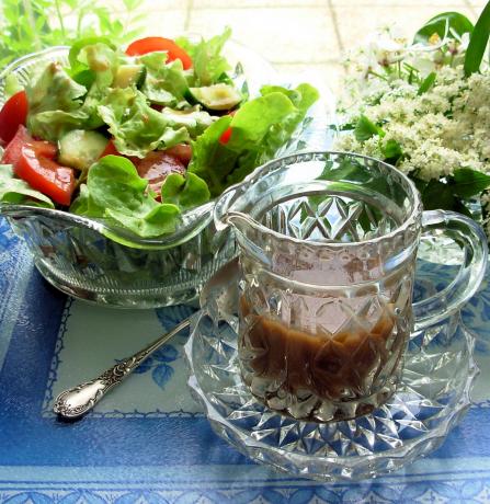 Fantastique Jam Jar French Dressing - With a Twist!. Photo by French Tart