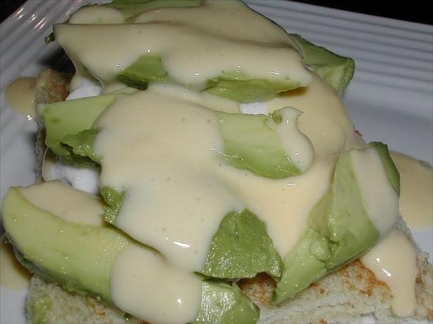 Low Fat Yogurt Hollandaise Sauce. Photo by MarraMamba