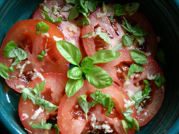 Simple Garlic Basil Tomato Salad. Photo by kiwidutch