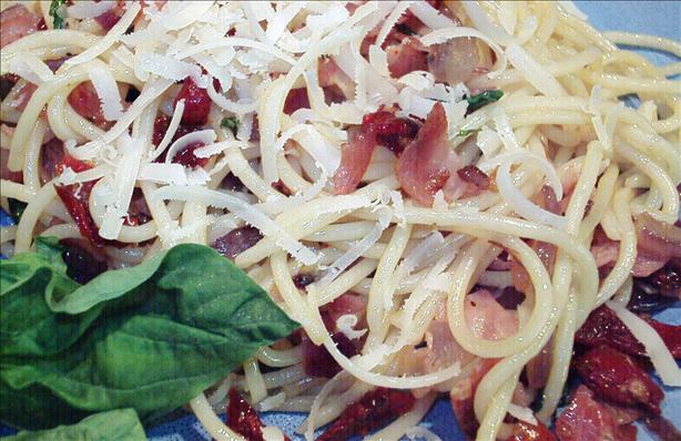 Spaghetti With Pancetta and Sun-Dried Tomatoes. Photo by Kim127