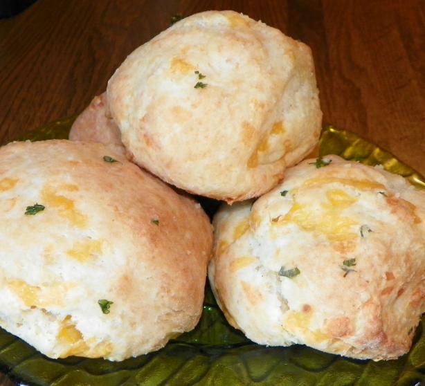 Cheddar Bay Biscuits (Red Lobster). Photo by Baby Kato