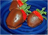 Chocolate Cover Strawberries With a Surprise Filling