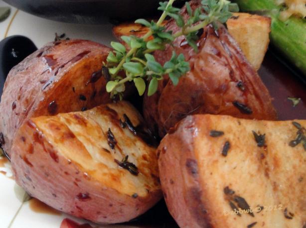 Thyme-Roasted Potato W/ Balsamic Vinegar. Photo by Debbwl