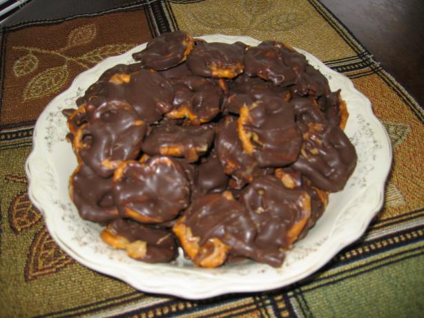 Caramel Chocolate Peanut Butter Pretzel Bites (Like Take 5). Photo by Sharon the Rocket