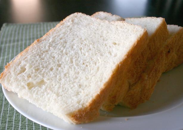 Garlic Cheese Bread (Abm). Photo by Cookin-jo