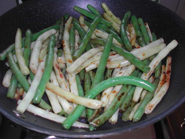 Japanese-Style Sesame Green Beans. Photo by Kumquat the Cat's friend