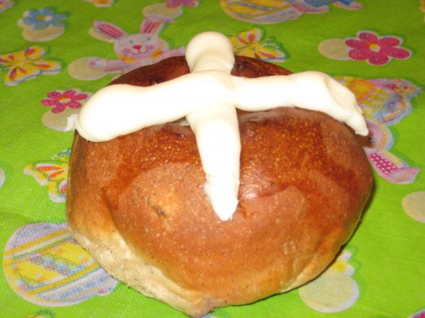 Hot Cross Buns. Photo by KennKonn