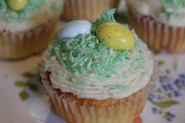 Easter Basket Cupcakes. Photo by kween_bee3