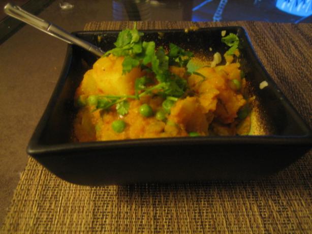 Aloo Matar. Photo by Savana M.