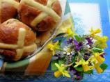 Traditional Fruity and Spiced Hot Cross Buns: Bread-Maker
