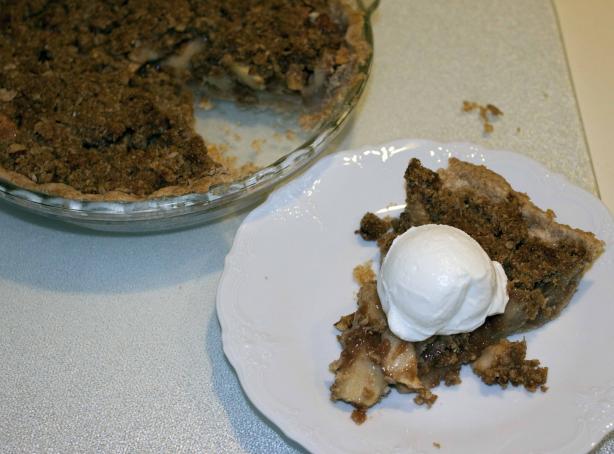 Anme's Apple Crumb Pie. Photo by Riverside Len