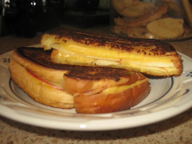 Apple-Cheddar Panini. Photo by Acadia*