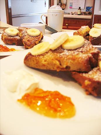 Banana Bread French Toast With Cr&egrave;me Fra&icirc;che. Photo by nelbel