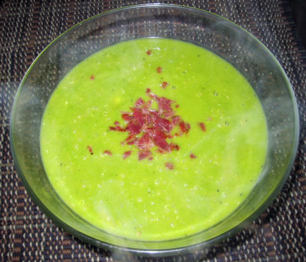 Low Fat Pea Soup With Quinoa. Photo by Katanashrp