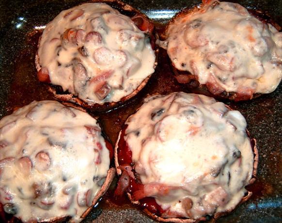 Portabella Mushroom Pizza. Photo by Mikekey