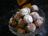 Aunt Vi ’s Rum Balls