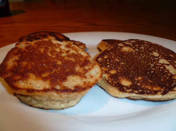 Peanut Butter & Banana Pancakes. Photo by Ambervim