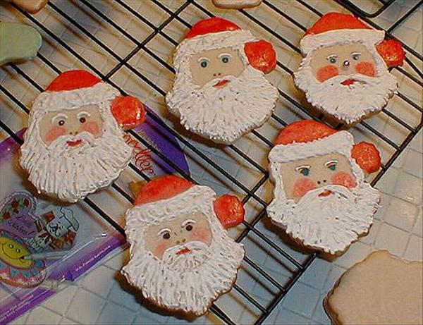 Roll out Classic Butter - Sugar Cookies (Christmas or Holidays). Photo by MarielC