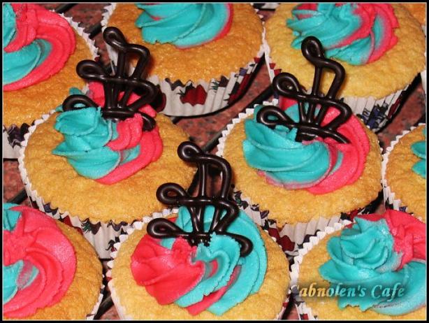 Vienna Cream Frosting (Better Than Cream!). Photo by Cabnolen