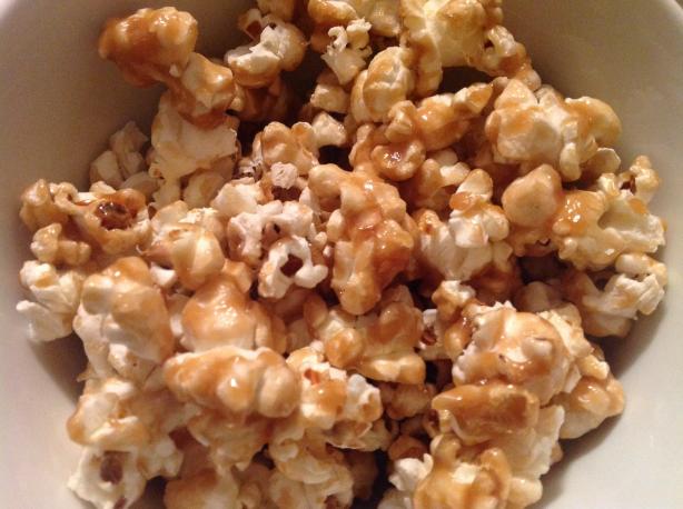 Fast and Easy Caramel Popcorn. Photo by Fitchefsusie