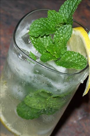 Carolina Veranda Lemonade (Alcoholic). Photo by **Jubes**