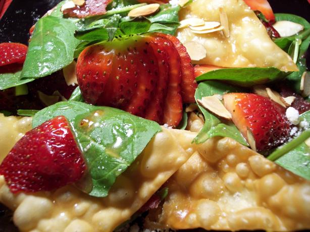 Strawberry Spinach Won Ton Salad. Photo by "Ratalouille"