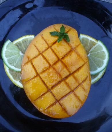 Mango Brulee. Photo by Mami J