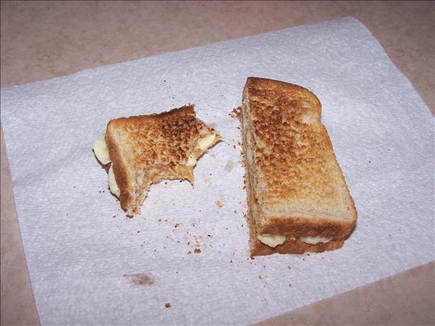 Peanut Butter and Banana Sandwich. Photo by Nibblets