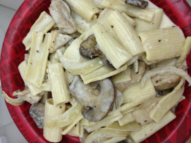 Carmela's Chicken Rigatoni (Copycat Romano's Macaroni Grill). Photo by JenDan72