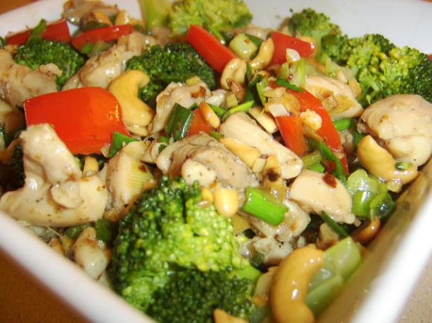 Chicken and Cashew Stir-Fry. Photo by LifeIsGood